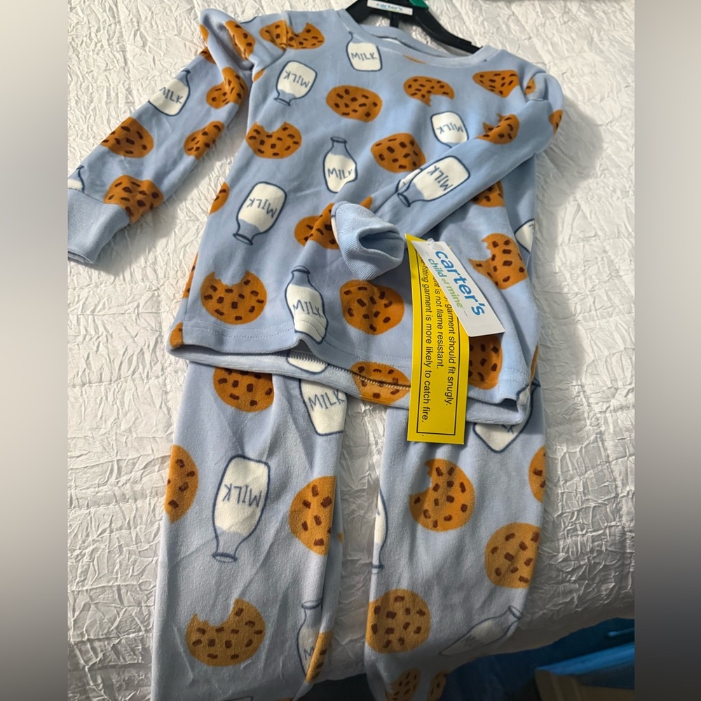 3set Carter's, 2 Cat & Jack Pajama sets x3 sets size Toddler 5T